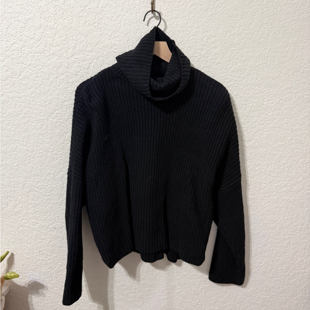 Abercrombie & Fitch Black Ribbed Turtleneck Sweater